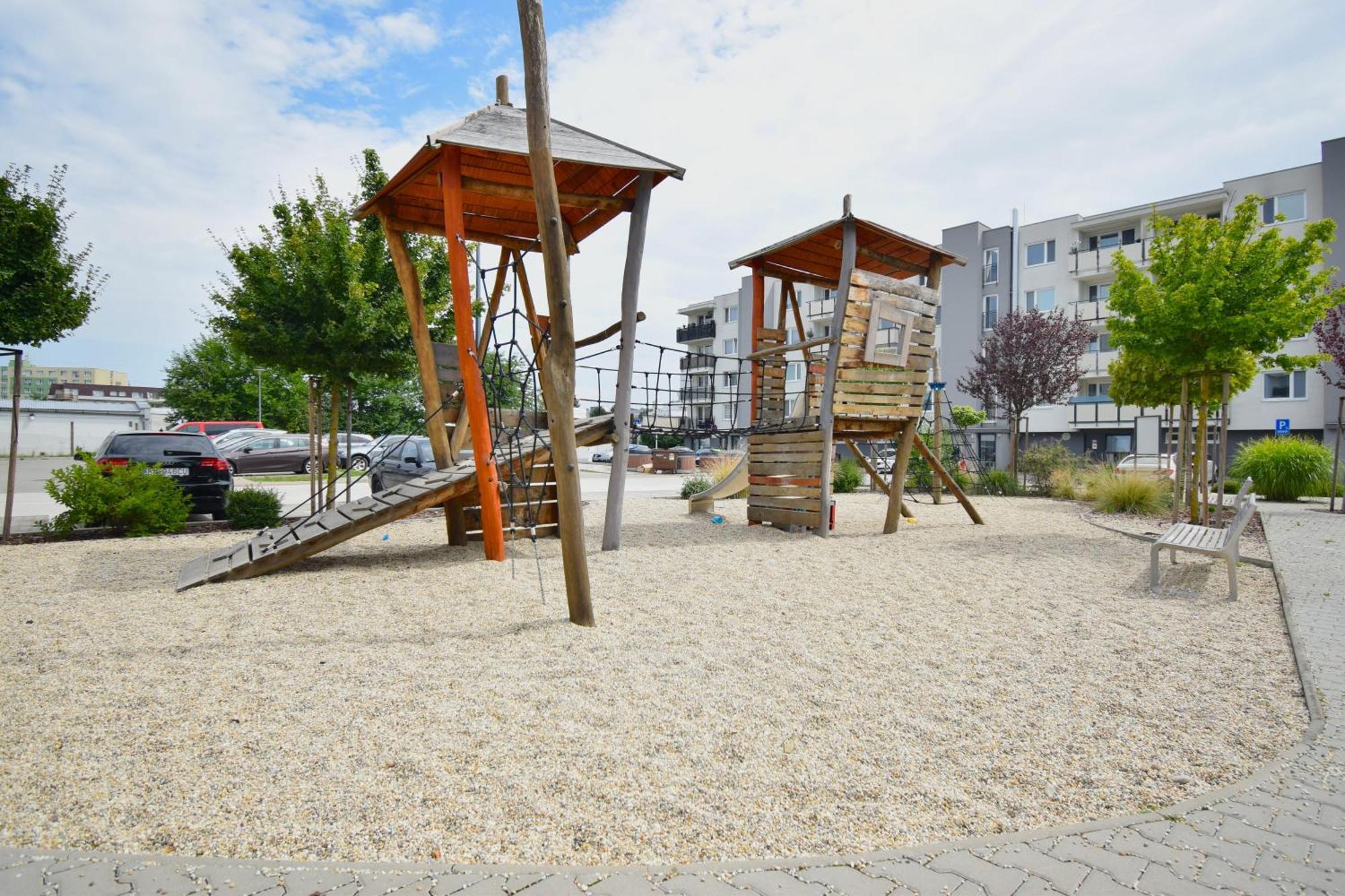 Apartman Zlatovska 22B Trenčín Exterior foto